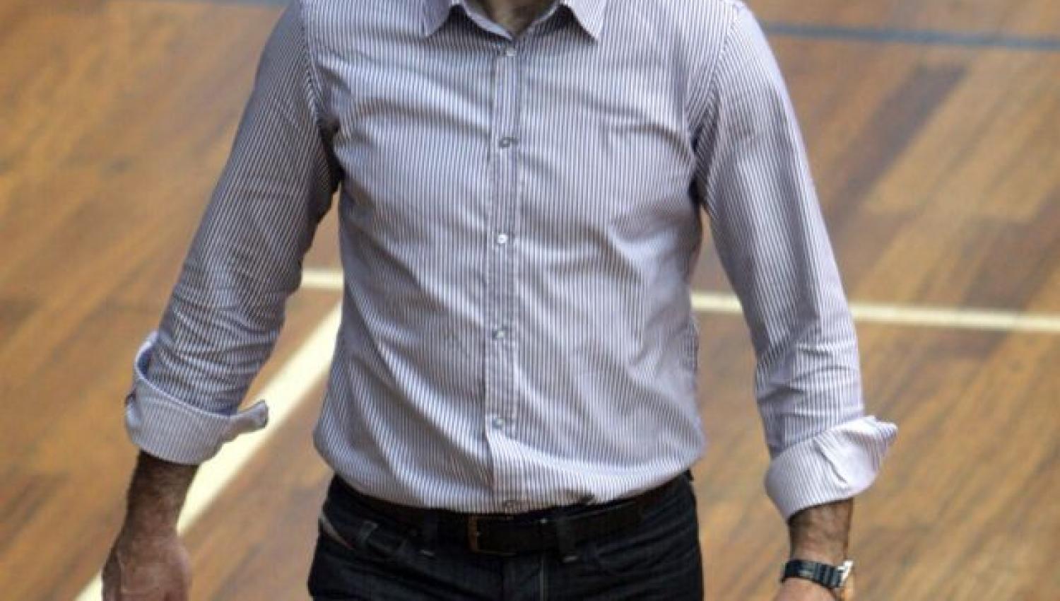 nikos mpoutsouris coach